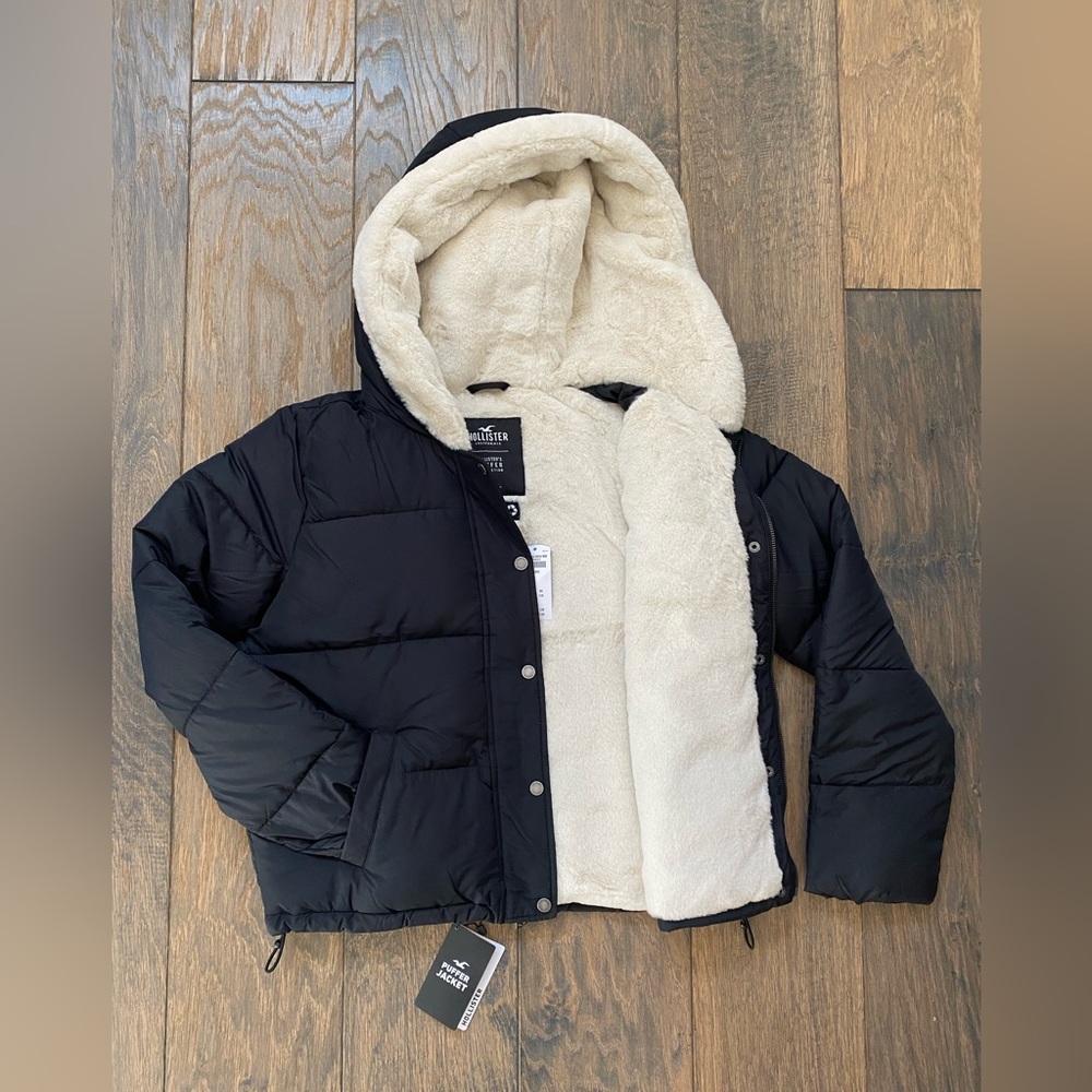 NWT Large Hollister Puffer Jacket
